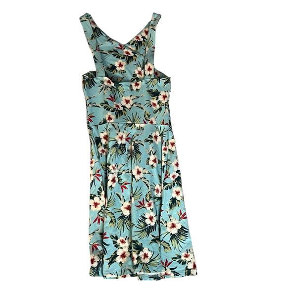 Hollister Women’s Floral Cross-Back Fit & Flare Dress Small - Picture 3 of 5